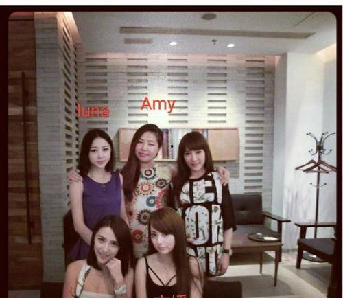 广州网红爱老虎油老婆,广州网红“爱老虎油老婆”的甜蜜日常揭秘